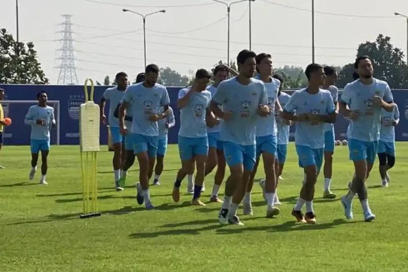 Persib Bandung Resmi Gaet Luka Menalo, Winger Bosnia Tanda Tangan Kontrak Dua Tahun