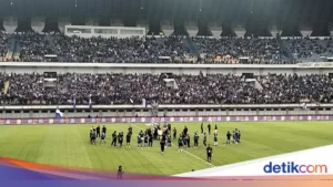 Luis Milla Berhasil Bangkitkan Atmosfer GBLA: 13.592 Bobotoh Hadir, Persib Menang Dramatis