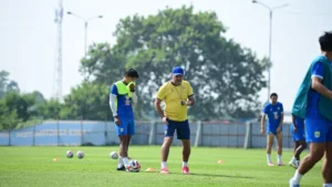 Jufriyanto Fokus Jadi Asisten Pelatih Persib, Tinggalkan Peran Ganda sebagai Pemain